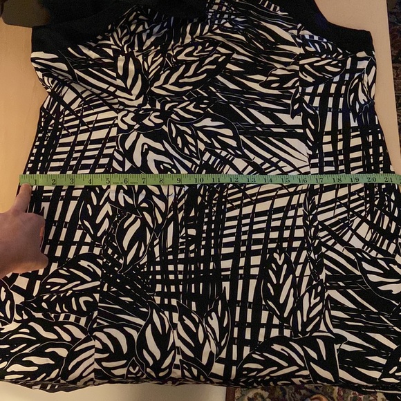 GLENSPORT collection abstract black and white print dress. Sheath dress. Size 16 - Picture 5 of 7